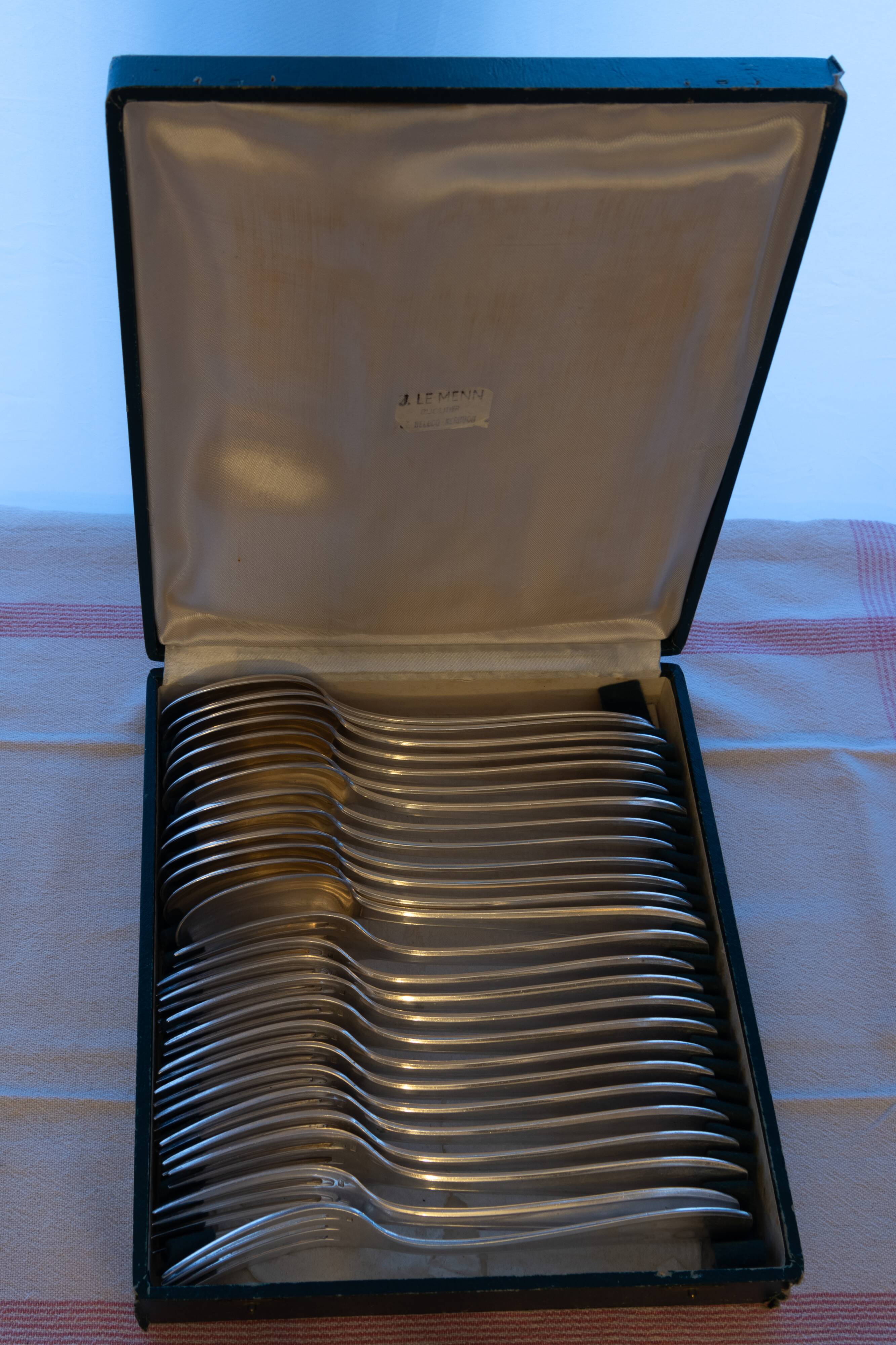 Housewife 1930 SFAM 26 pieces