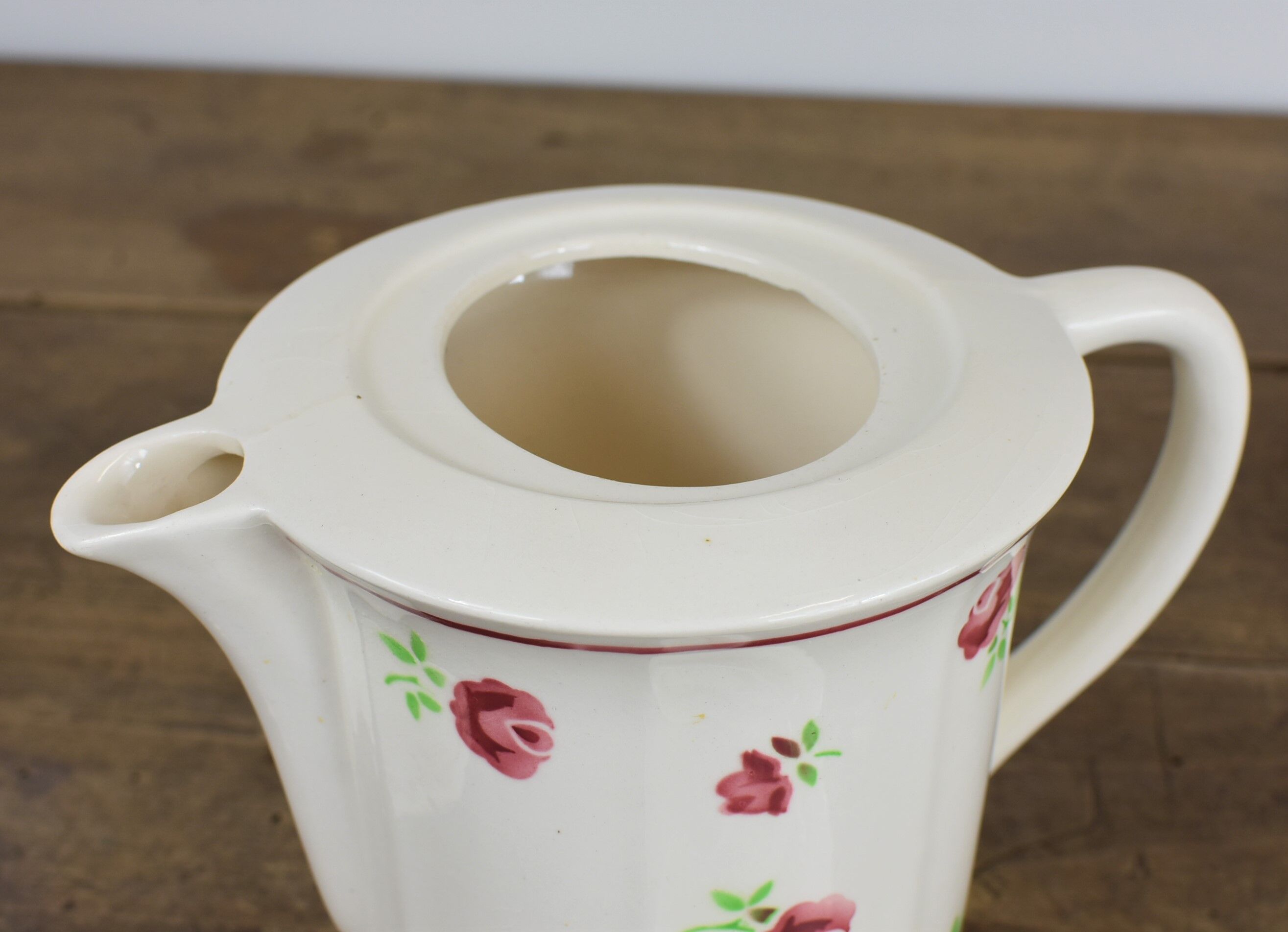 Set of 6 coffee cups his coffee teapot and milk teapot.