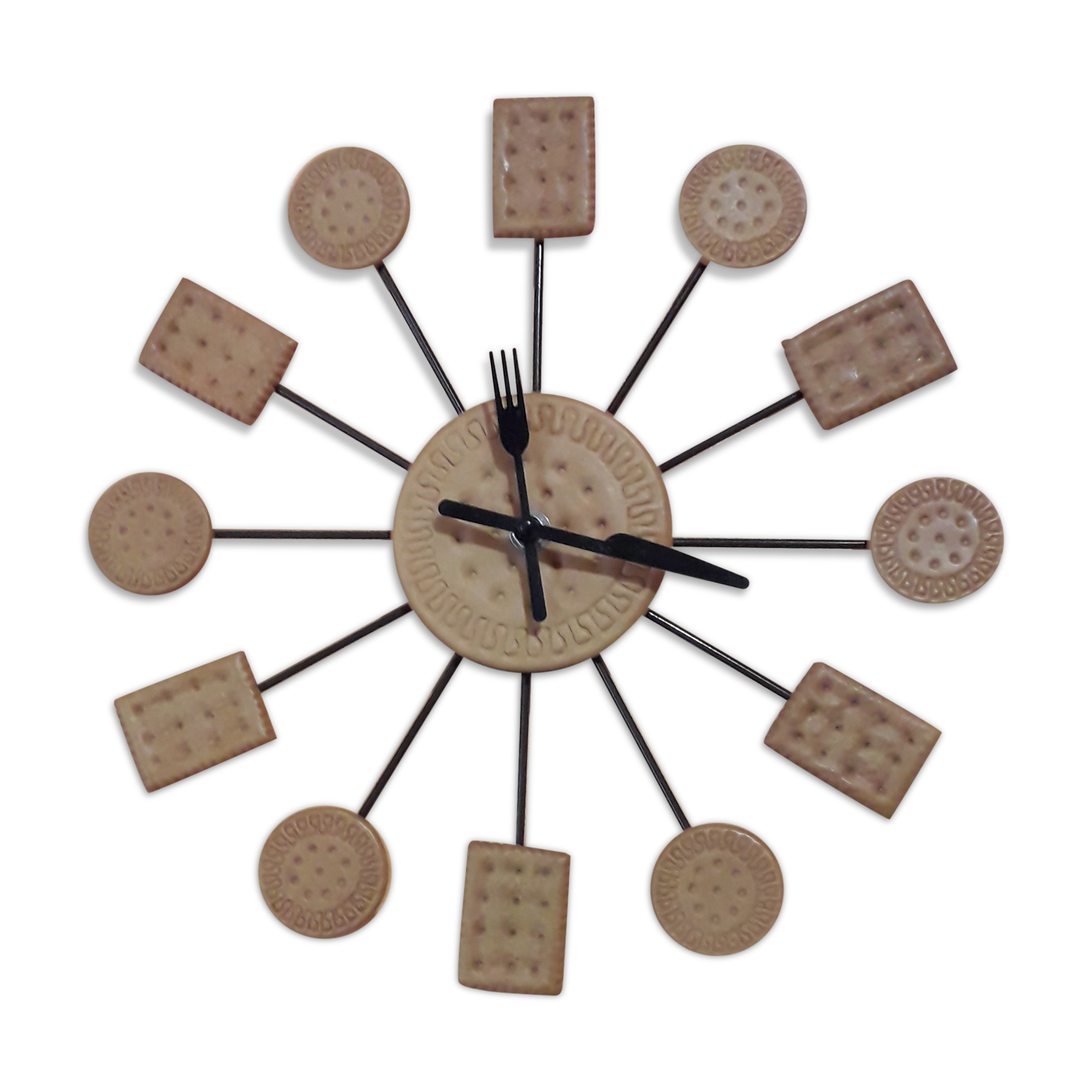 Vintage clock with dial "biscuits and cutlery"