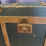 Ancienne malle de voyage pour vêtements coupés début xxème avec tiroirs et anses