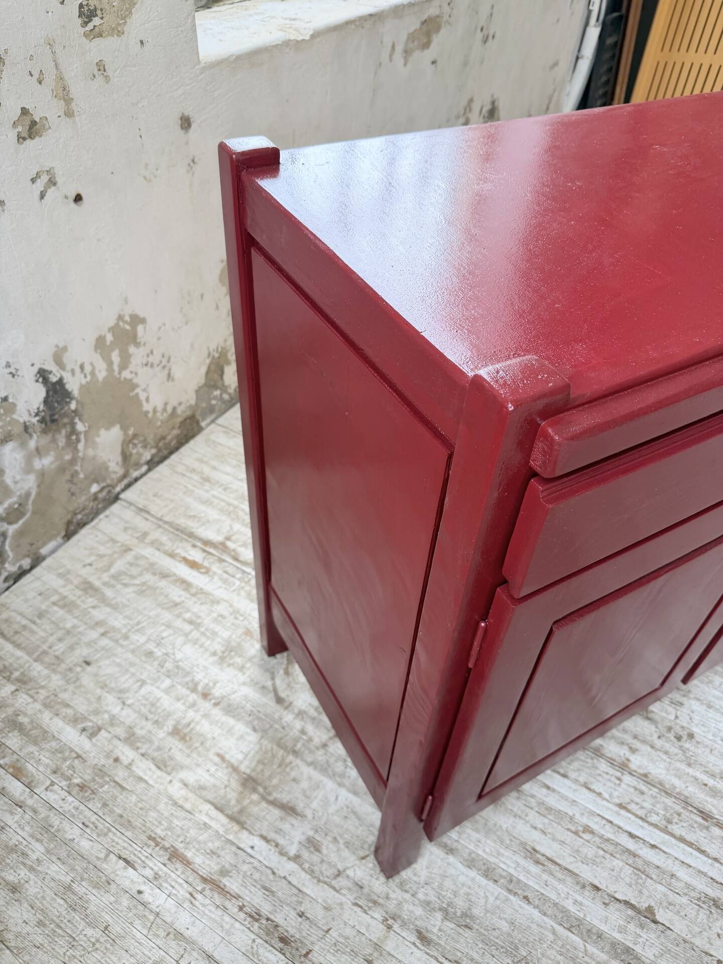 Red lacquered enfilade 1970 160cm