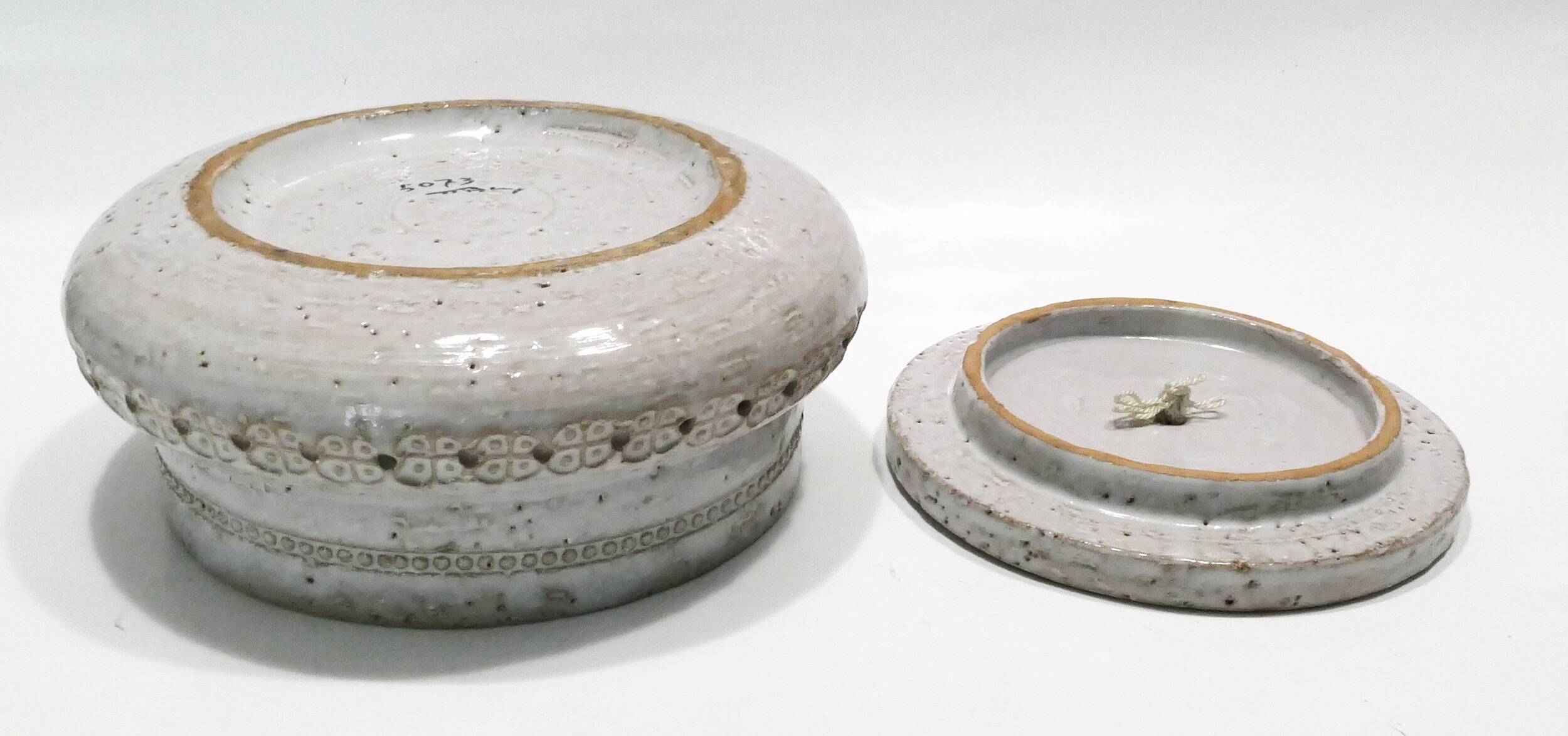 Rare ceramic box or candy dish by Aldo Londi for Bitossi 1960.