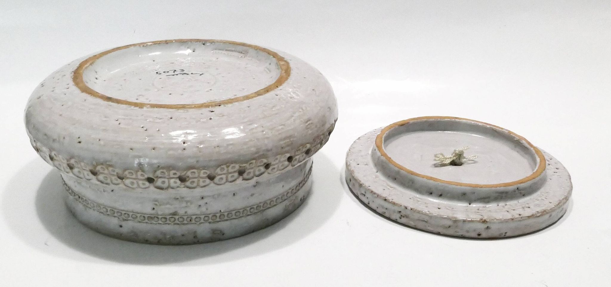 Rare boîte ou bonbonnière en céramique par Aldo Londi pour Bitossi 1960.