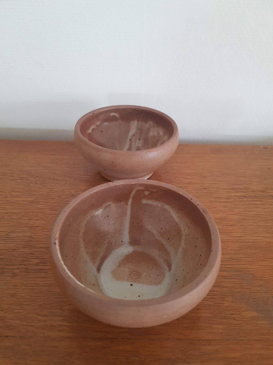 Set of 2 sandstone bowls