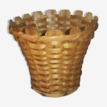 Wastepaper basket