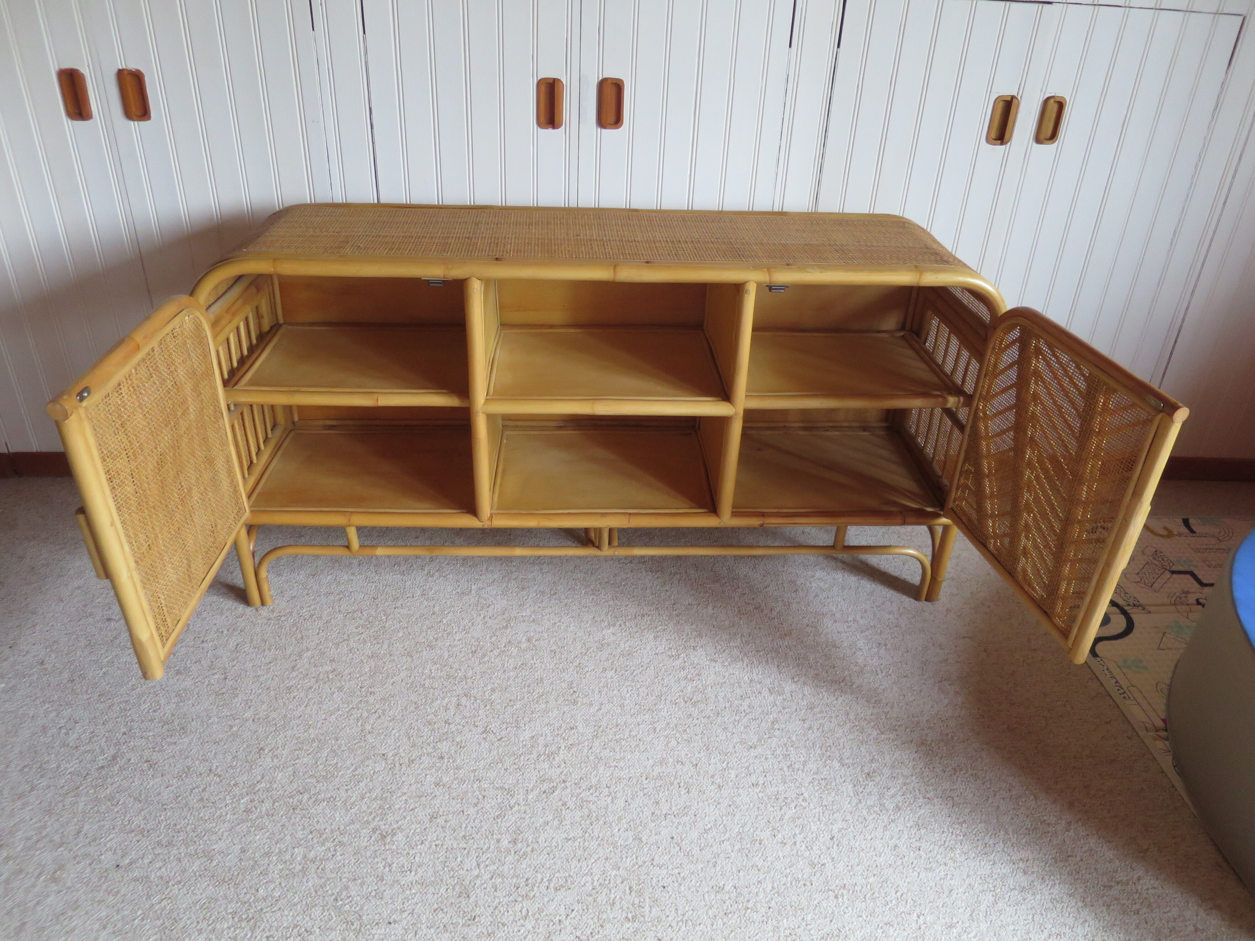 Buffet bas 2 portes -rotin tressé-bambou -cannage
