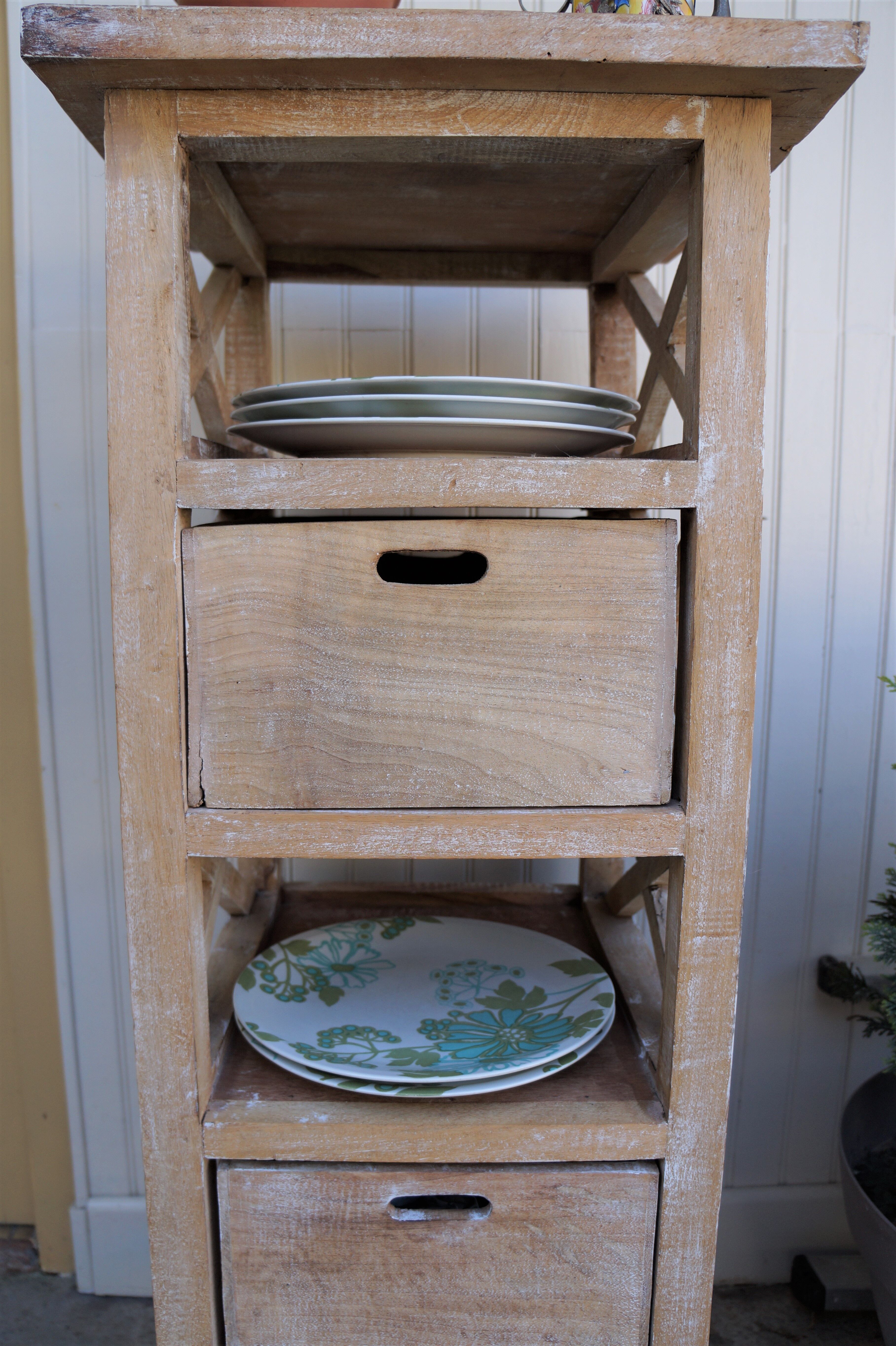 Storage cabinet in solid wood