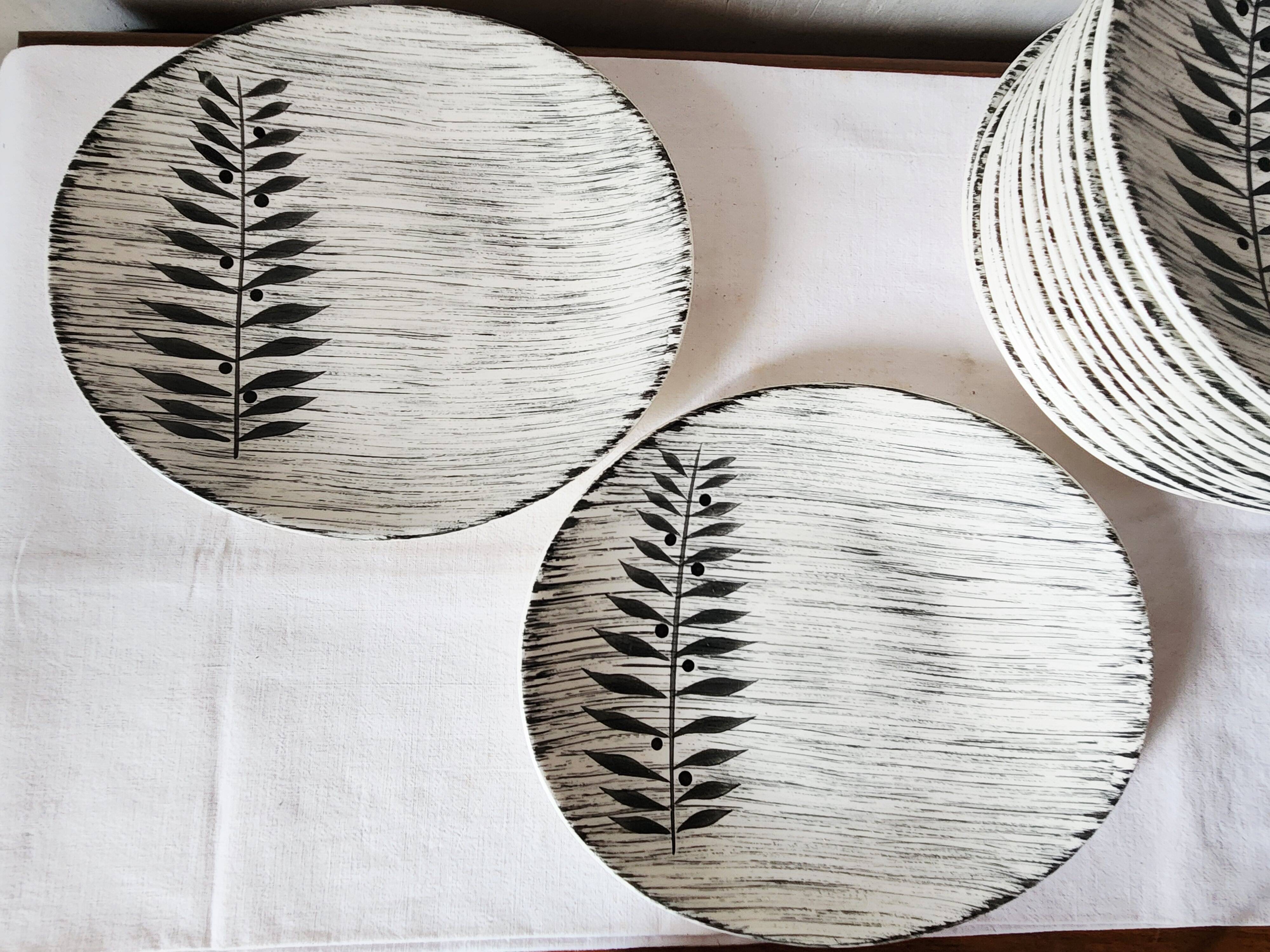 Vintage french 1960s salins tolede - toledo dinner plates black olive