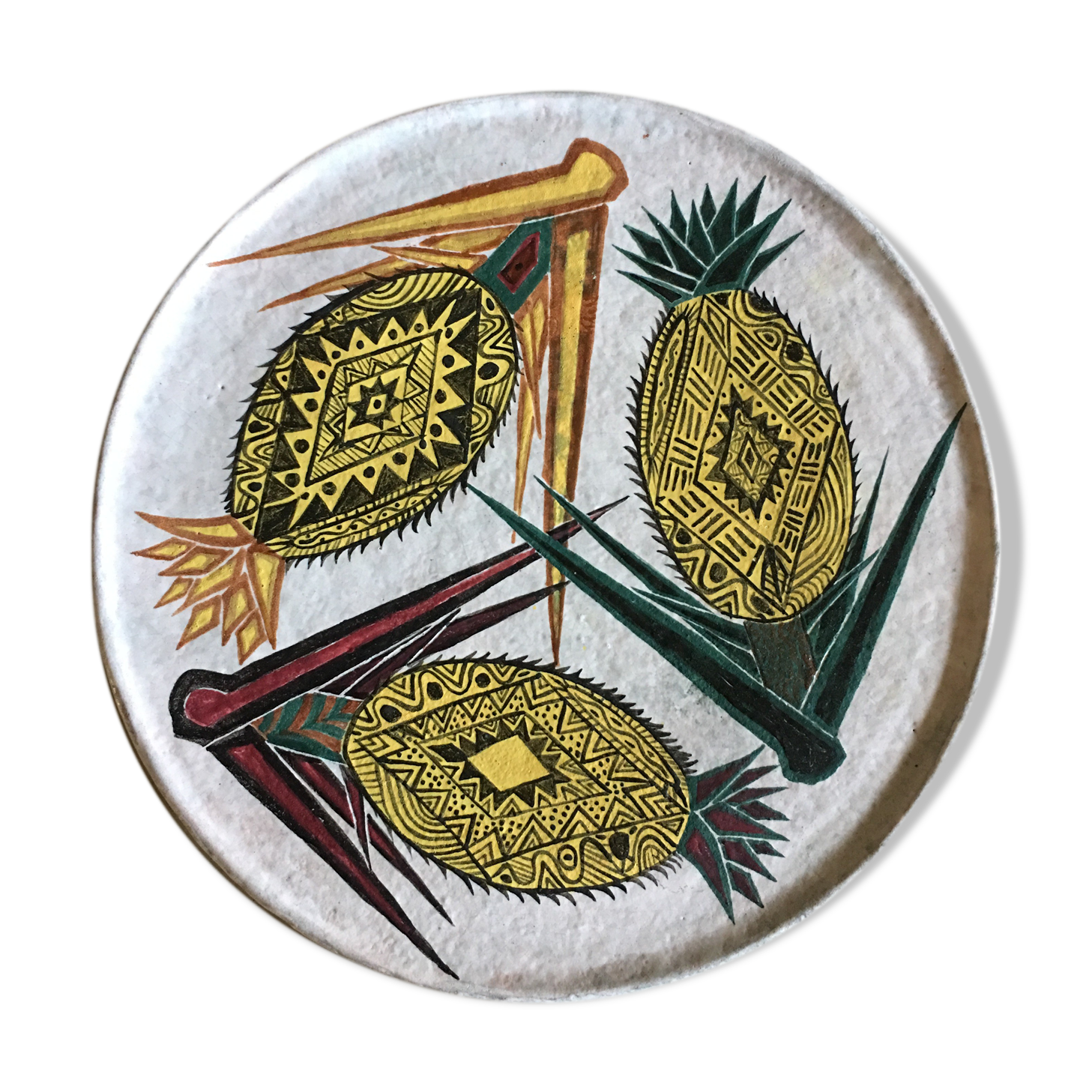 Vintage dish in ceramic African drawing