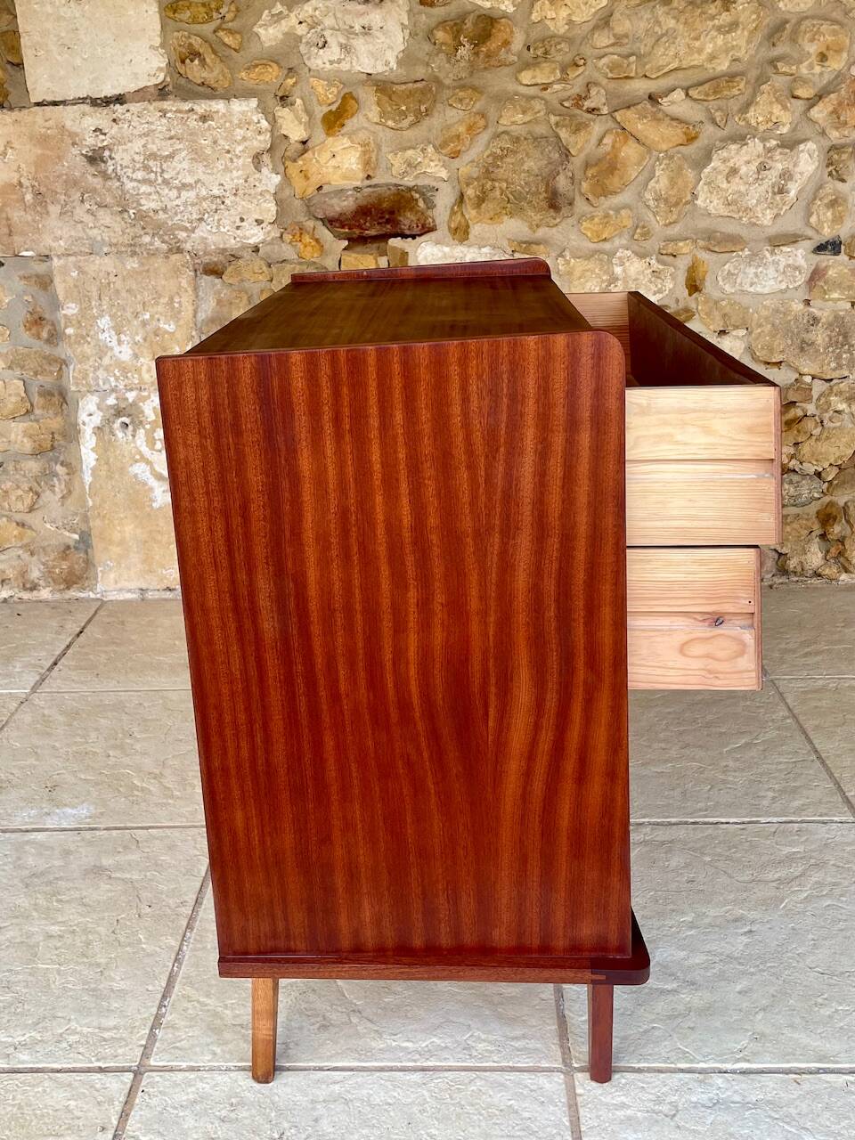 Vintage chest of drawers with 4 drawers, splayed legs circa 1960s