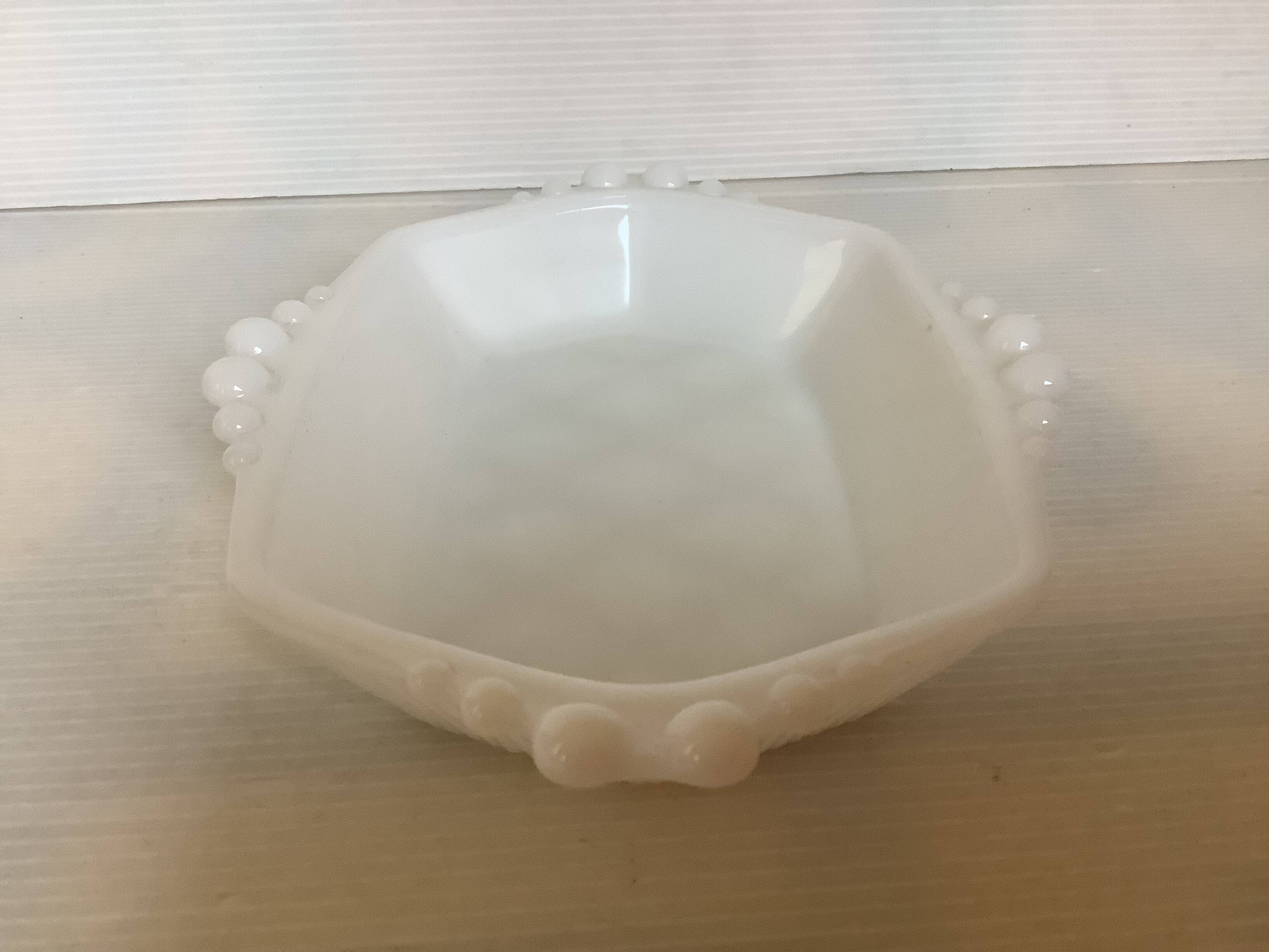 Beaded opaline ring holder tray