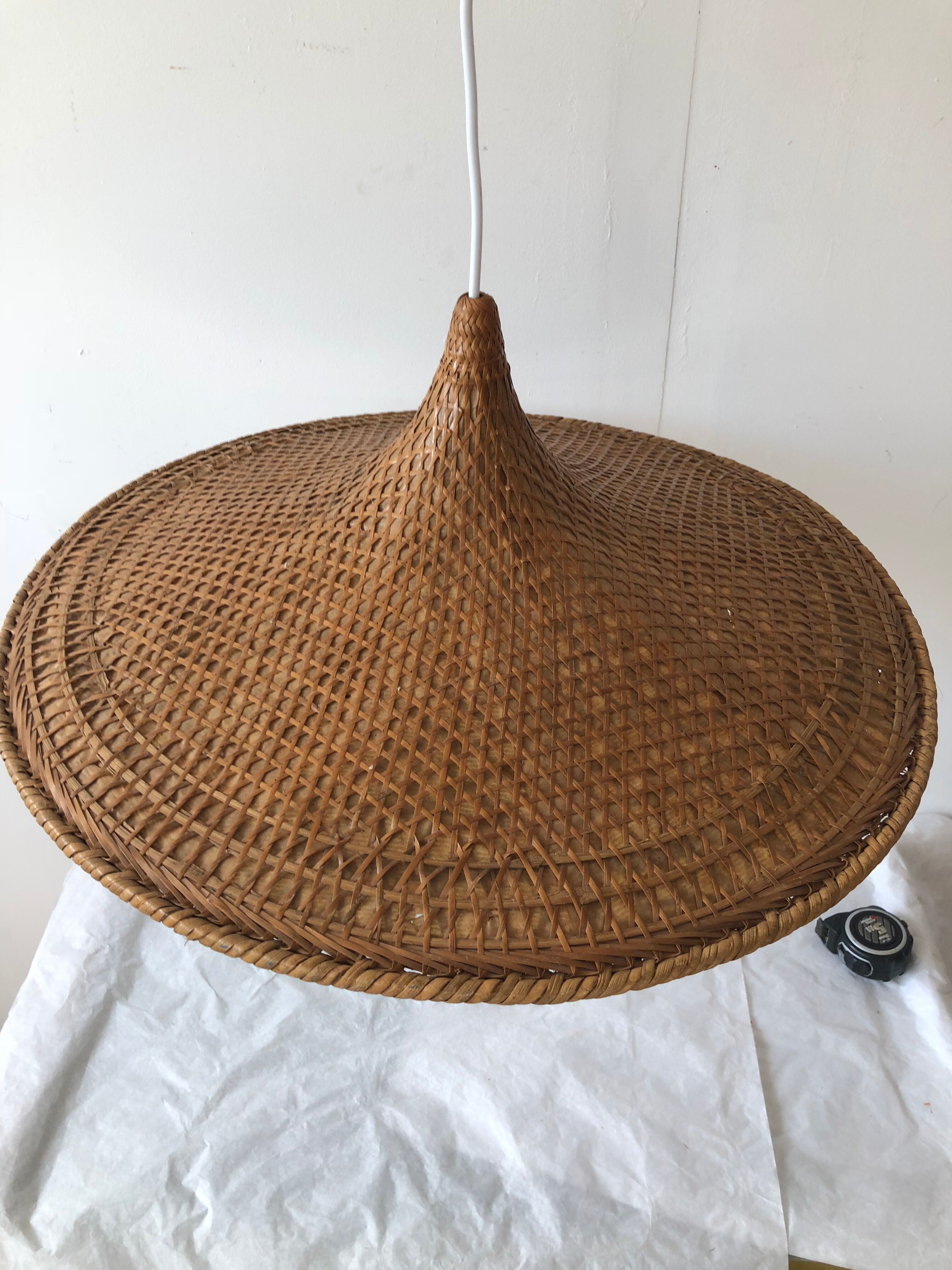 Vintage rattan hangin lamp