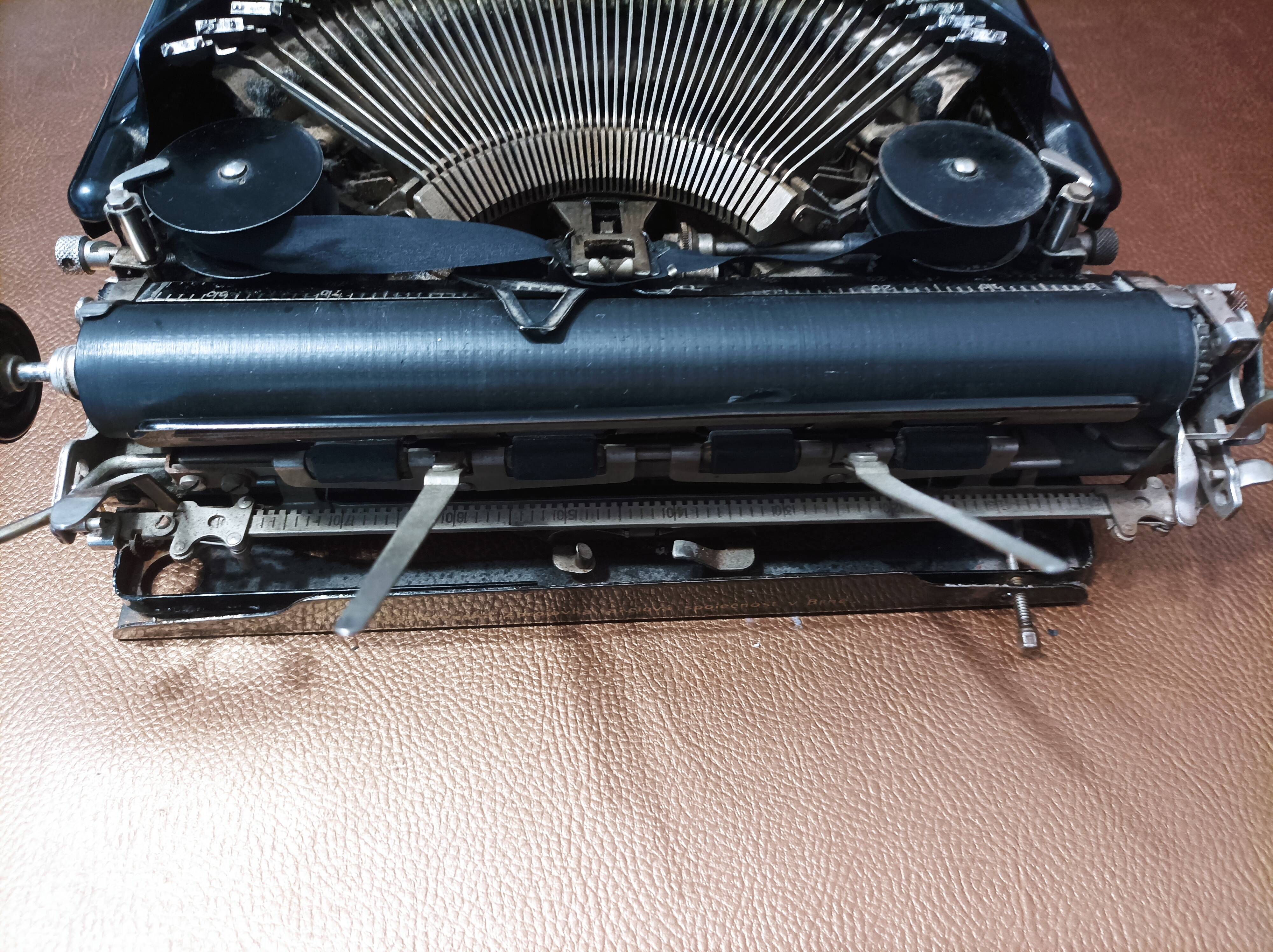Remington portable collector typewriter 1930 model z