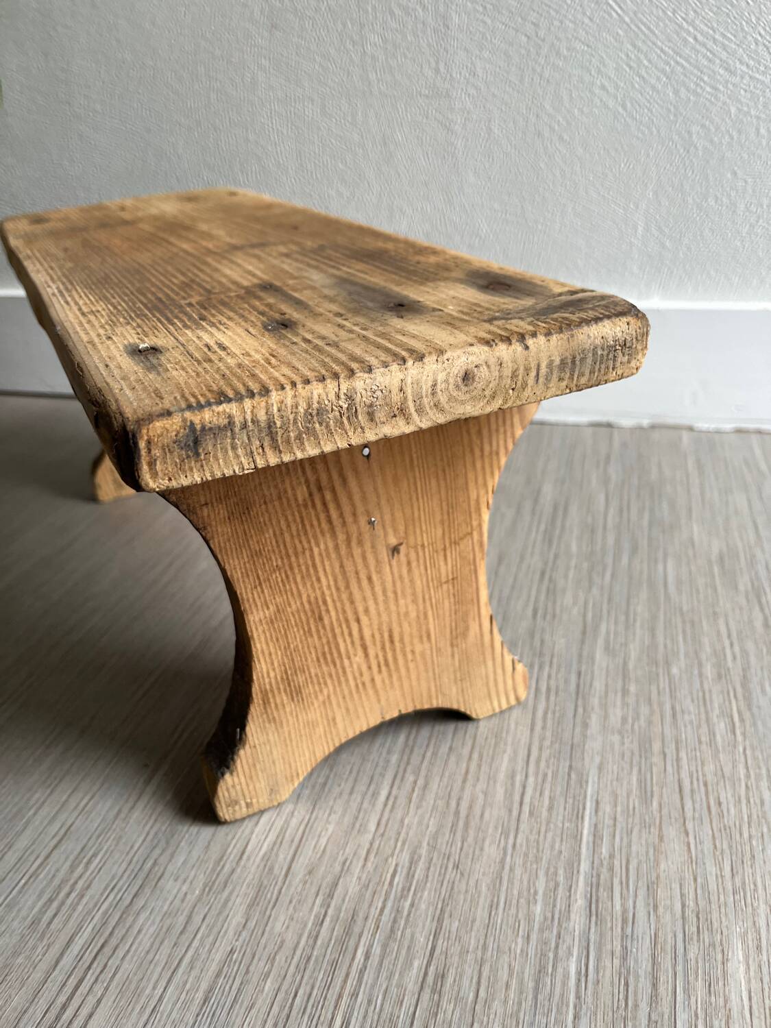 Small bench / stool / wooden step stool