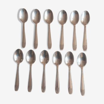 12 silver metal dessert spoons