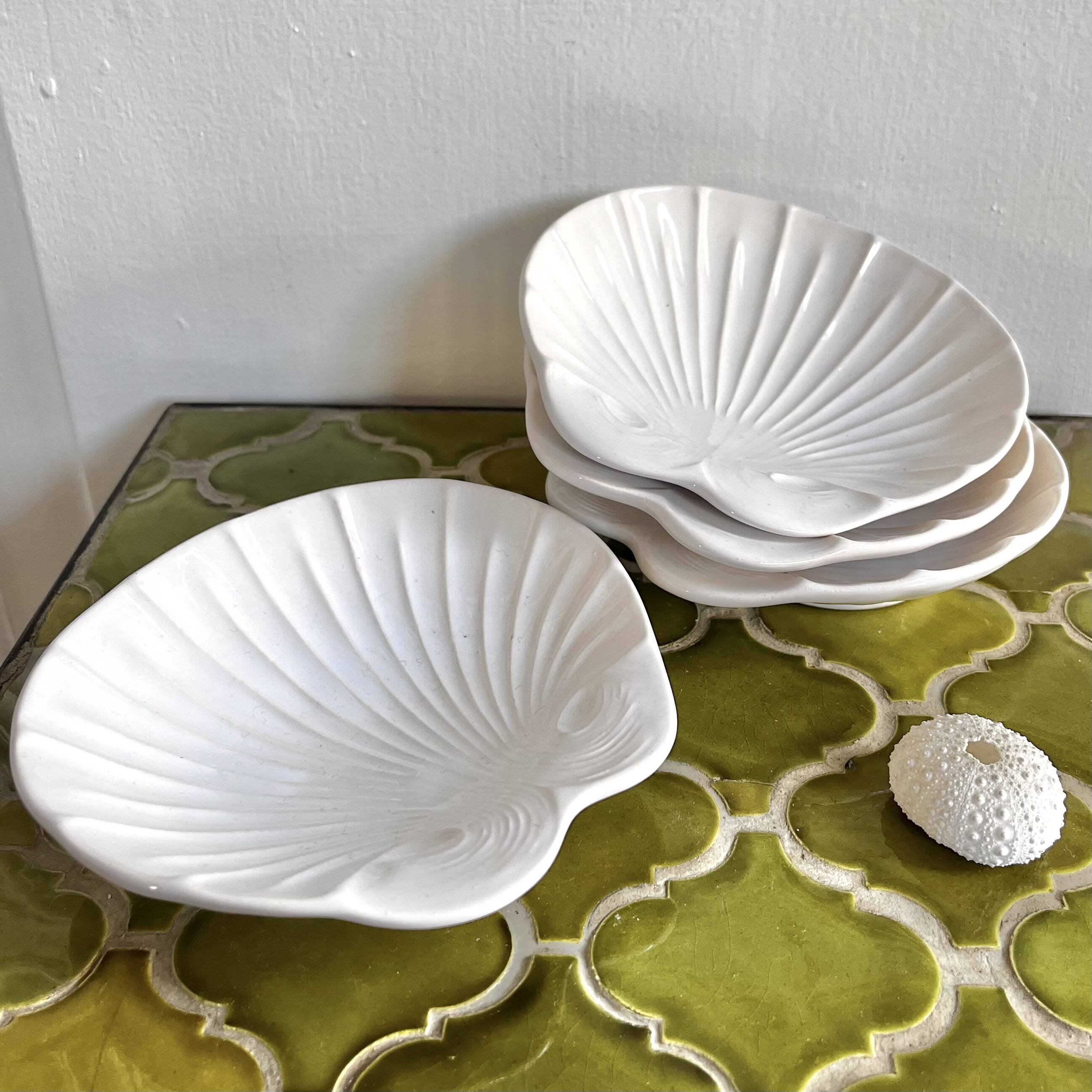 4 scallop bowls