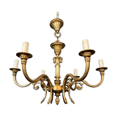 Lustre en bronze aux têtes de béliers de style Louis XVI dans le goût de la Maison Jansen