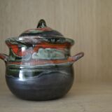 Numbered red and green sugar bowl