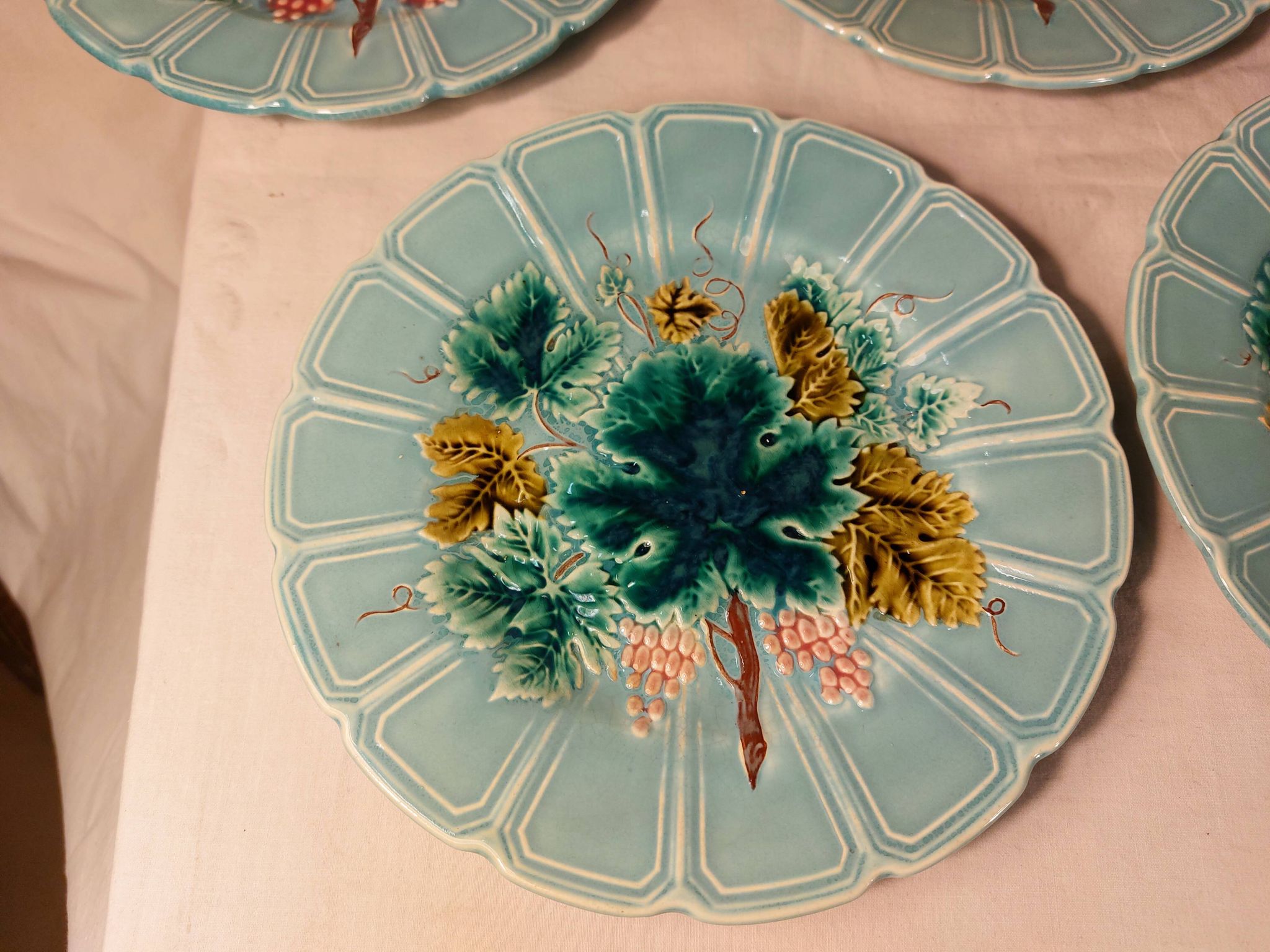 Series of 9 dessert plates in Majolica slip Faience of Sarreguemines