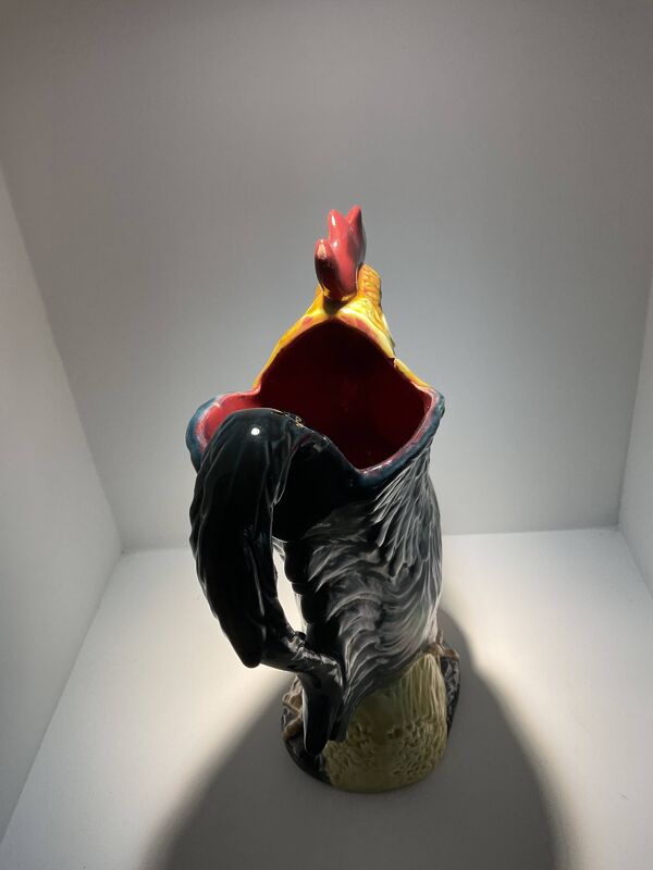 Pichet coq . Barbotine . Orchies