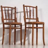 Anciennes chaises Thonet avec assise gravée (c.1920). Ensemble de 2 pièces