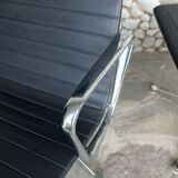 Lounge Chair Chair EA124 - Ottoman EA125 by Charles - Ray Eames for Herman Miller 1960s