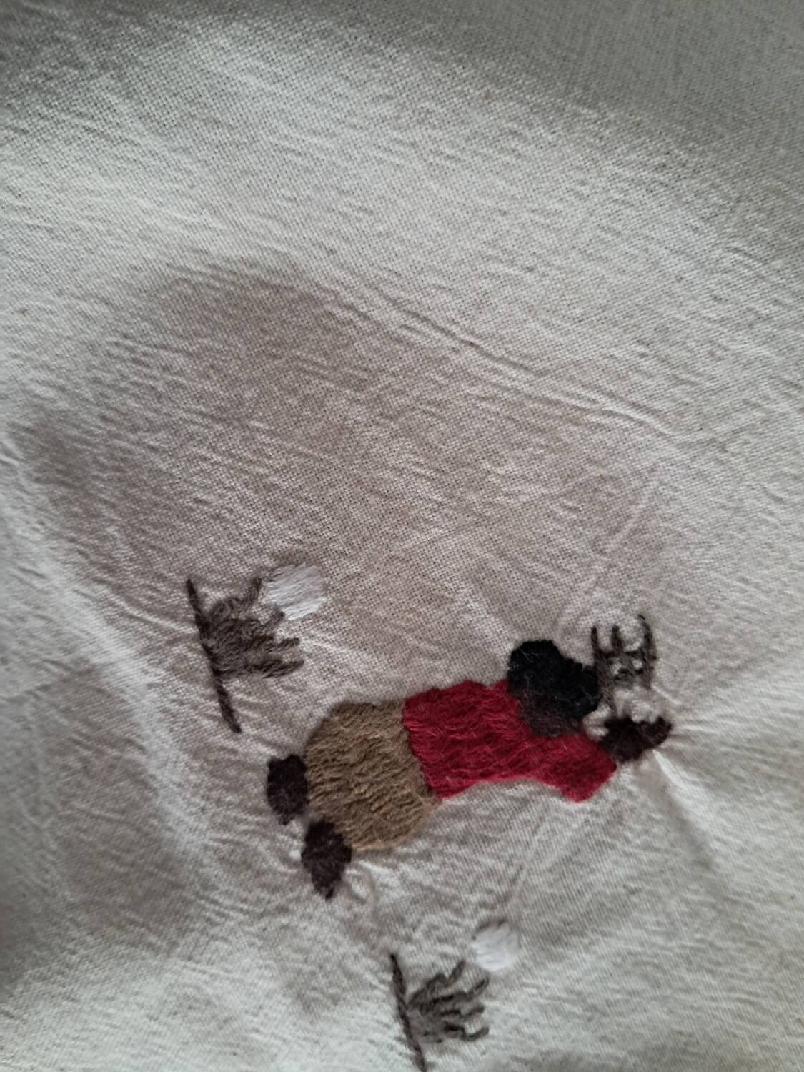 Round embroidered tablecloth