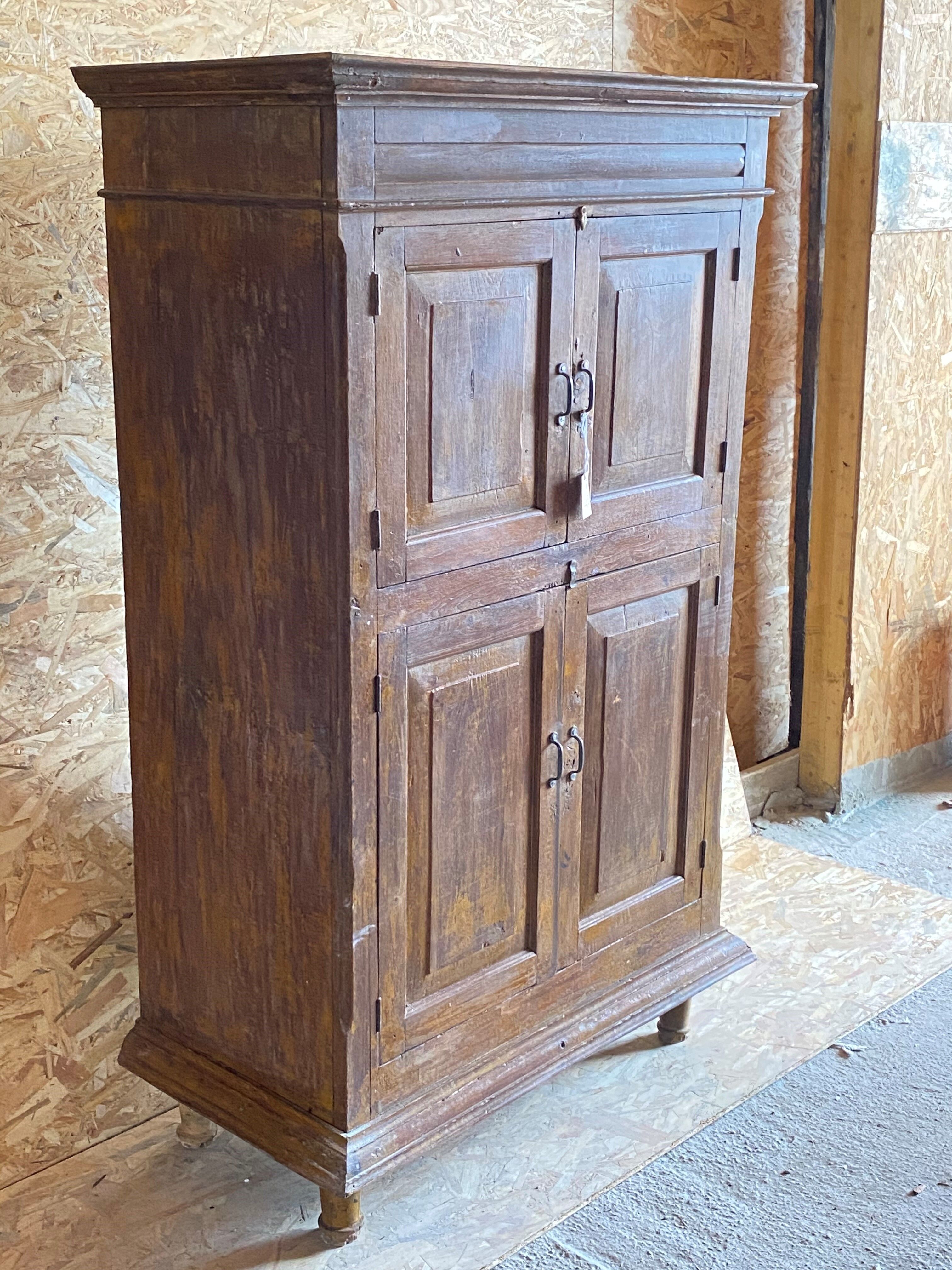 Armoire en teck ancien
