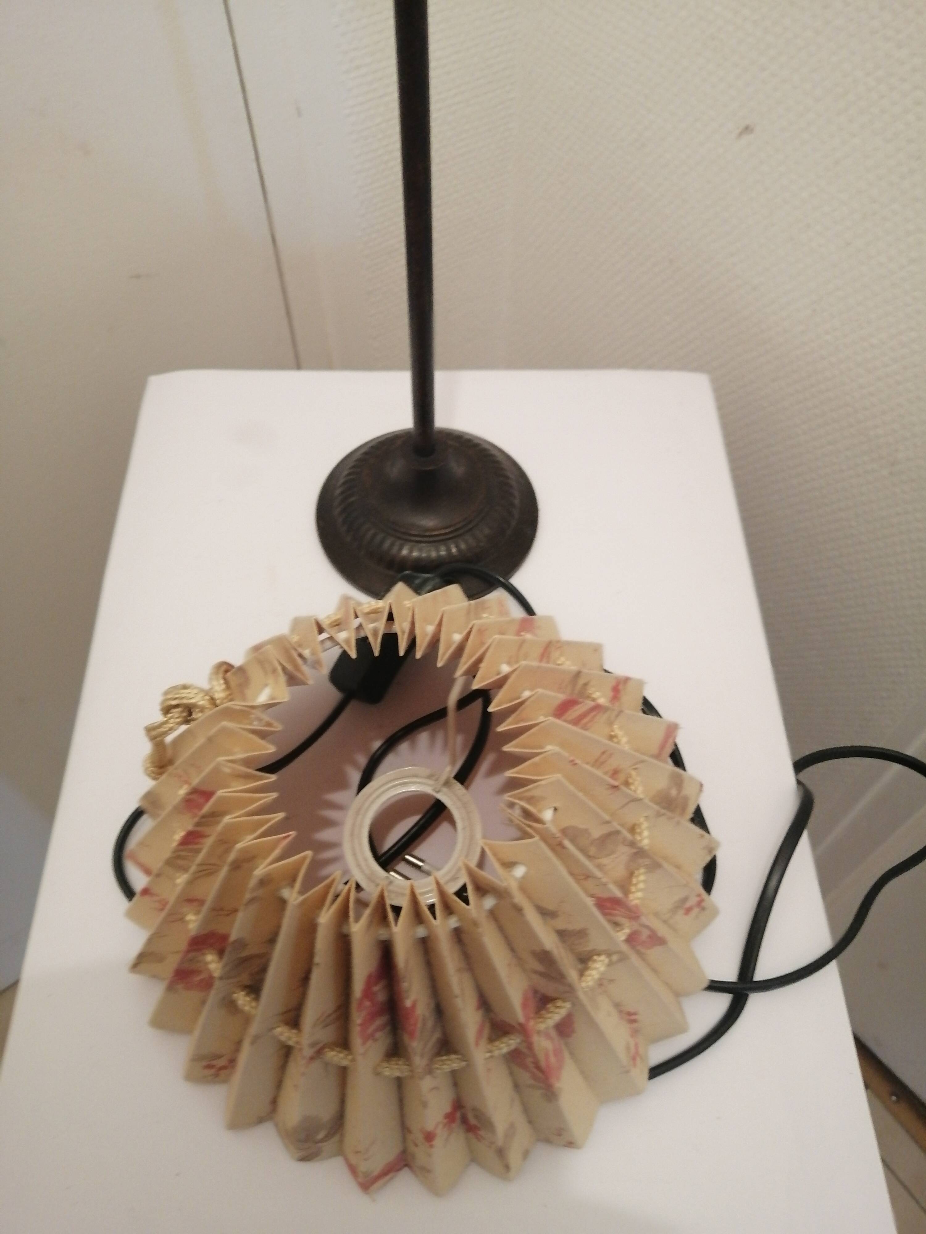 Vintage or other vintage footbed lamp