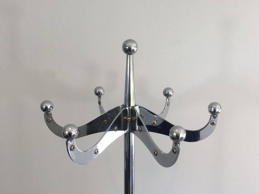 Designer coat rack in riveted chrome. Yasuaki Sasamoto "Dulton" Askilik