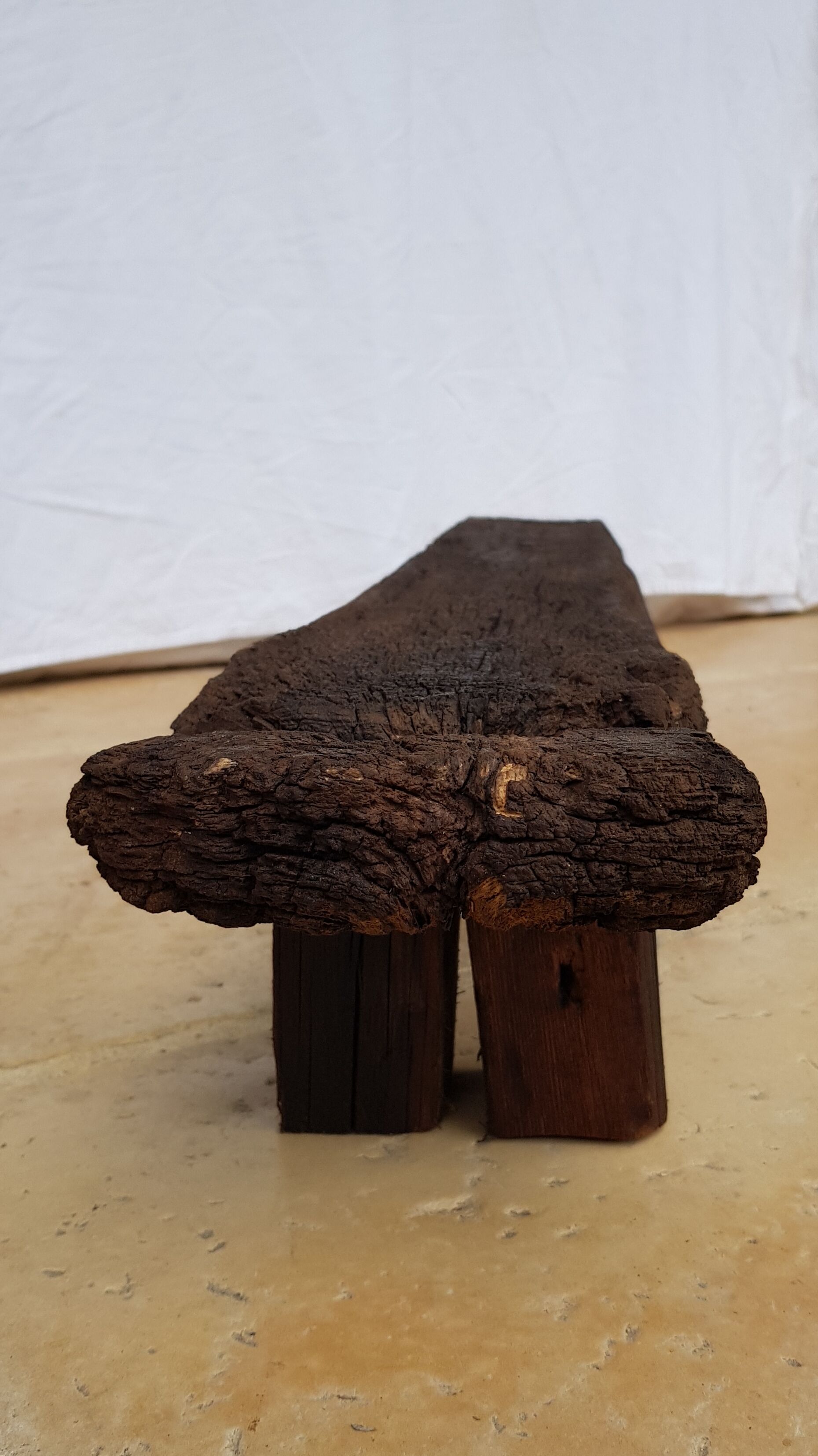 Banc tribal en bois massif