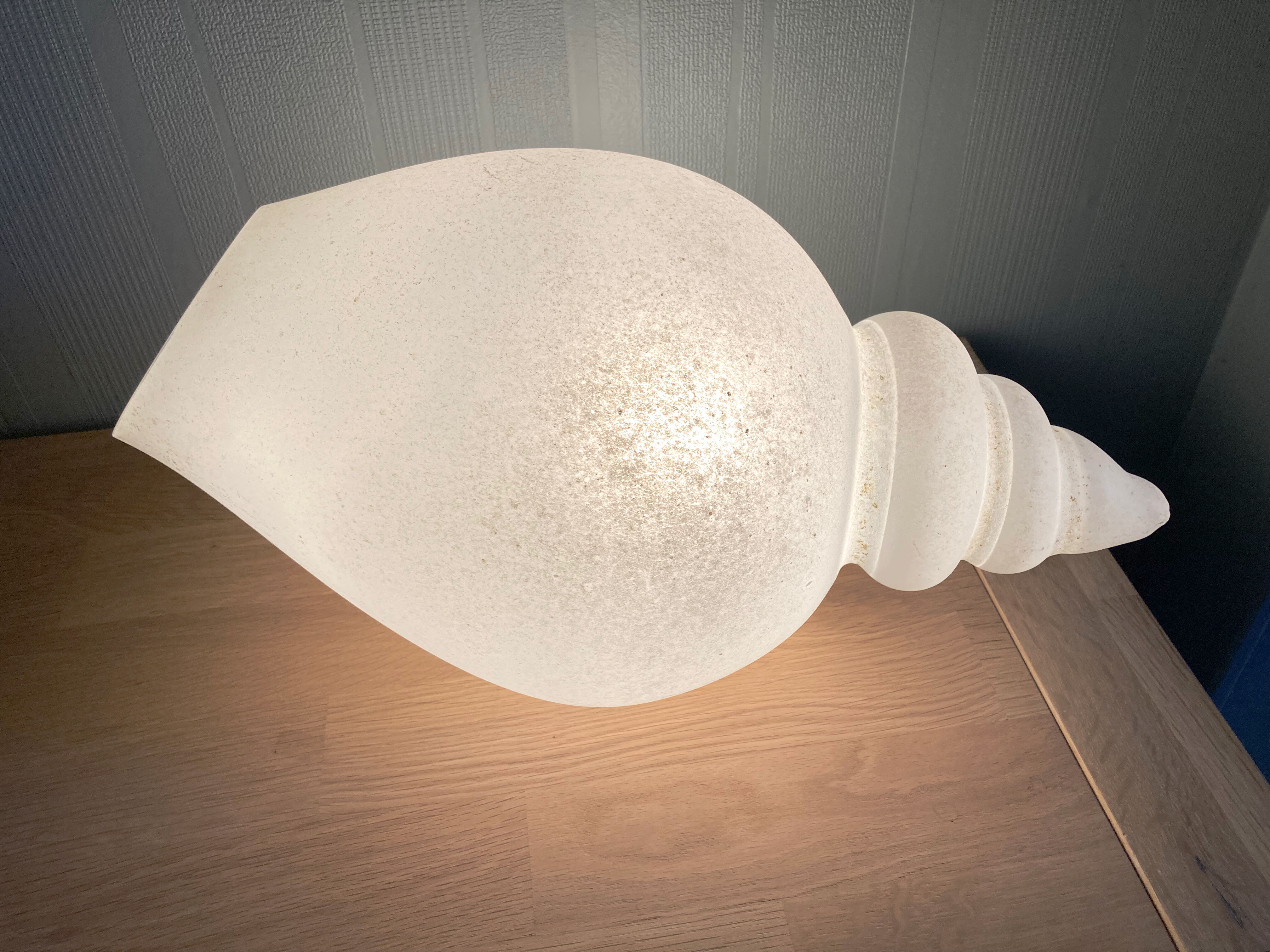 Glass shell lamp
