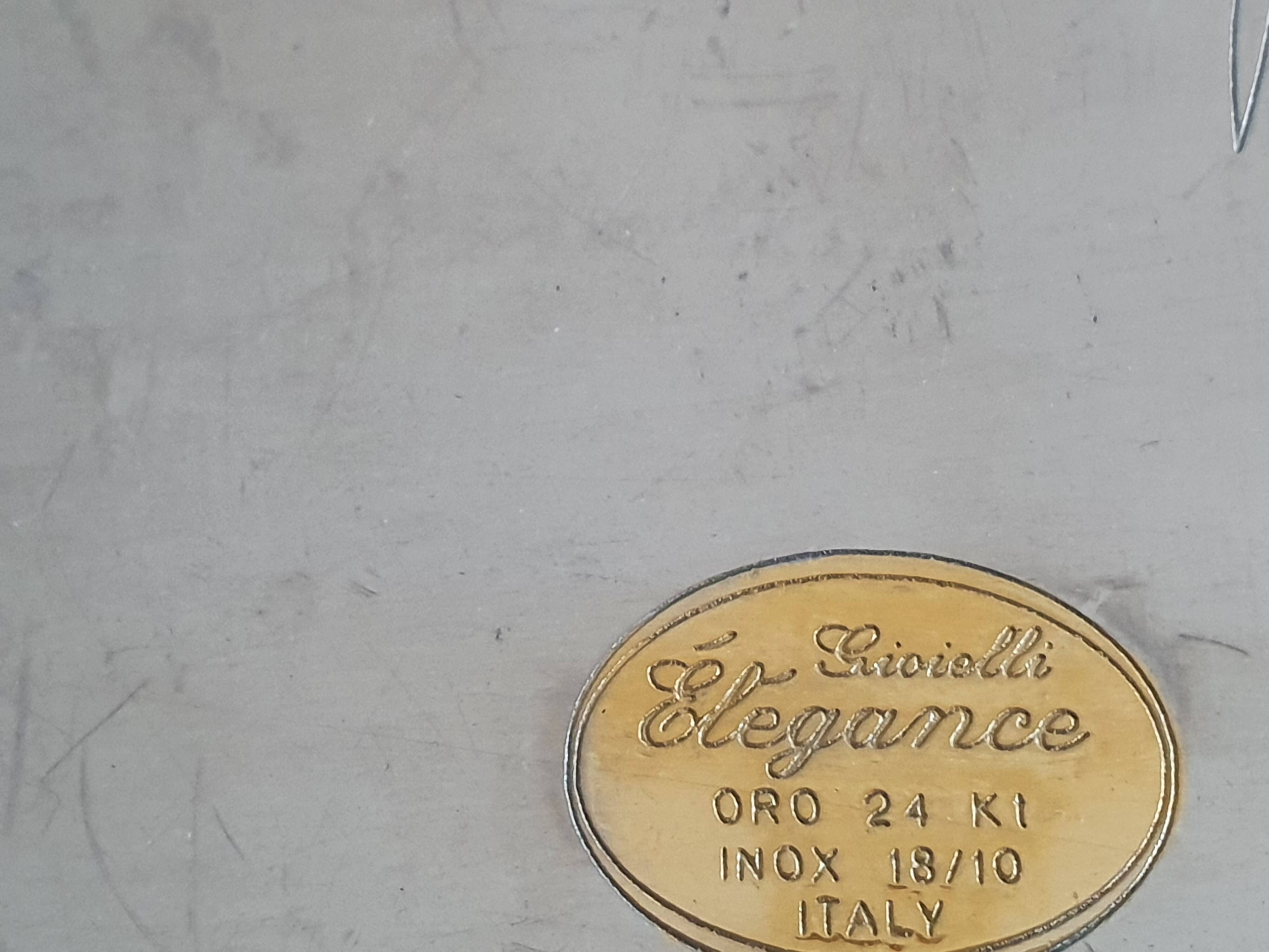 Tray decorated with 24-carat gold inlay