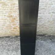 Meuble de métier a tiroirs et portes coulissante