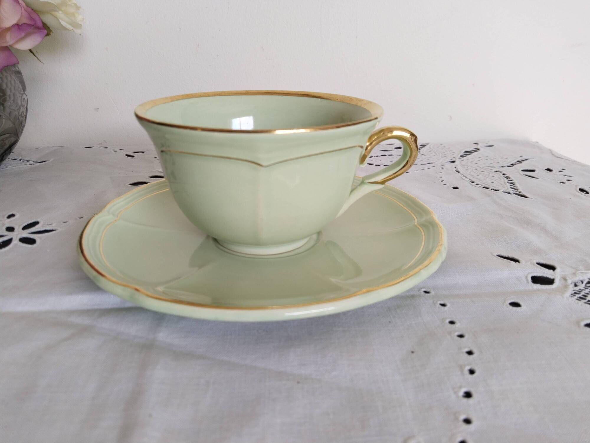 Green and gold tea cup, Villeroy and Boch style, vintage, 1950s