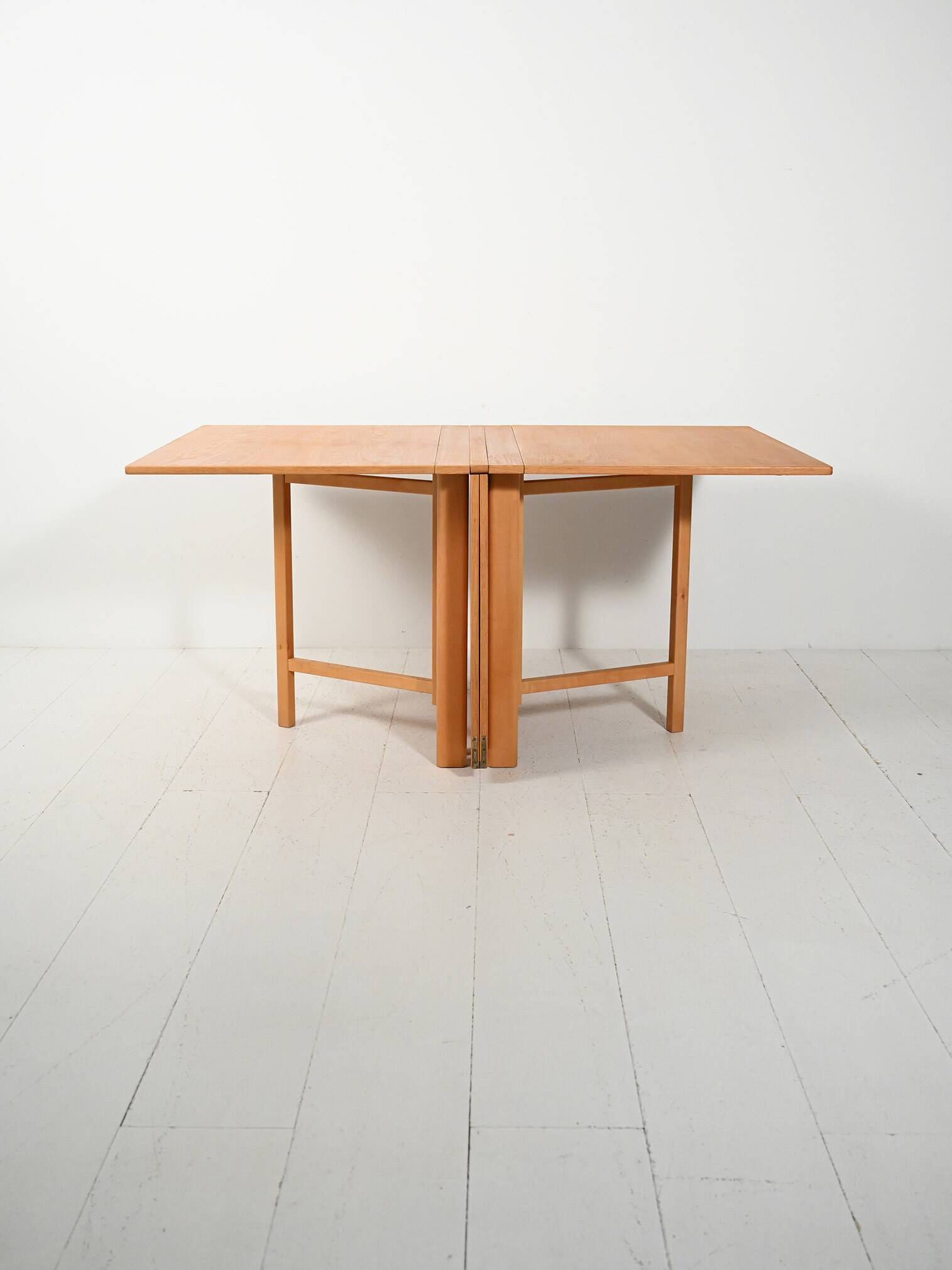 “Maria Flap” folding table by Bruno Mathsson