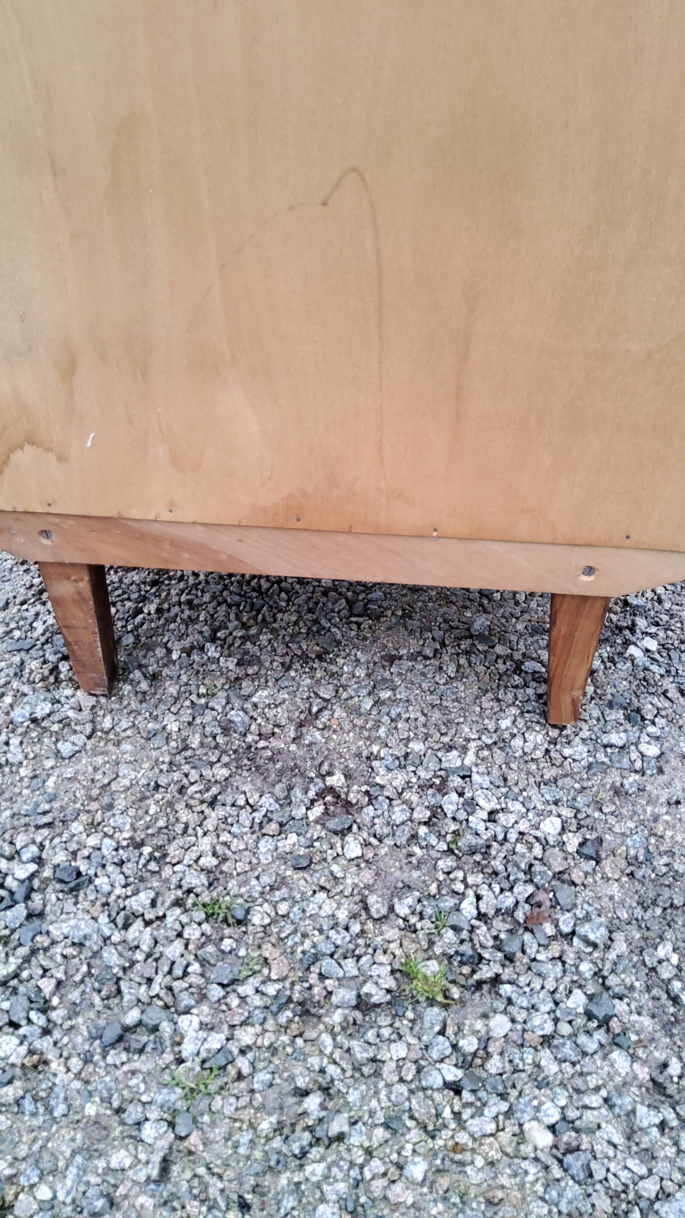 Chest of drawers of the 50s in rosewood spindle feet and fins
