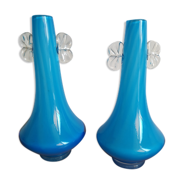 Paire de vases bleus torsadé blanc dans le goût de Murano