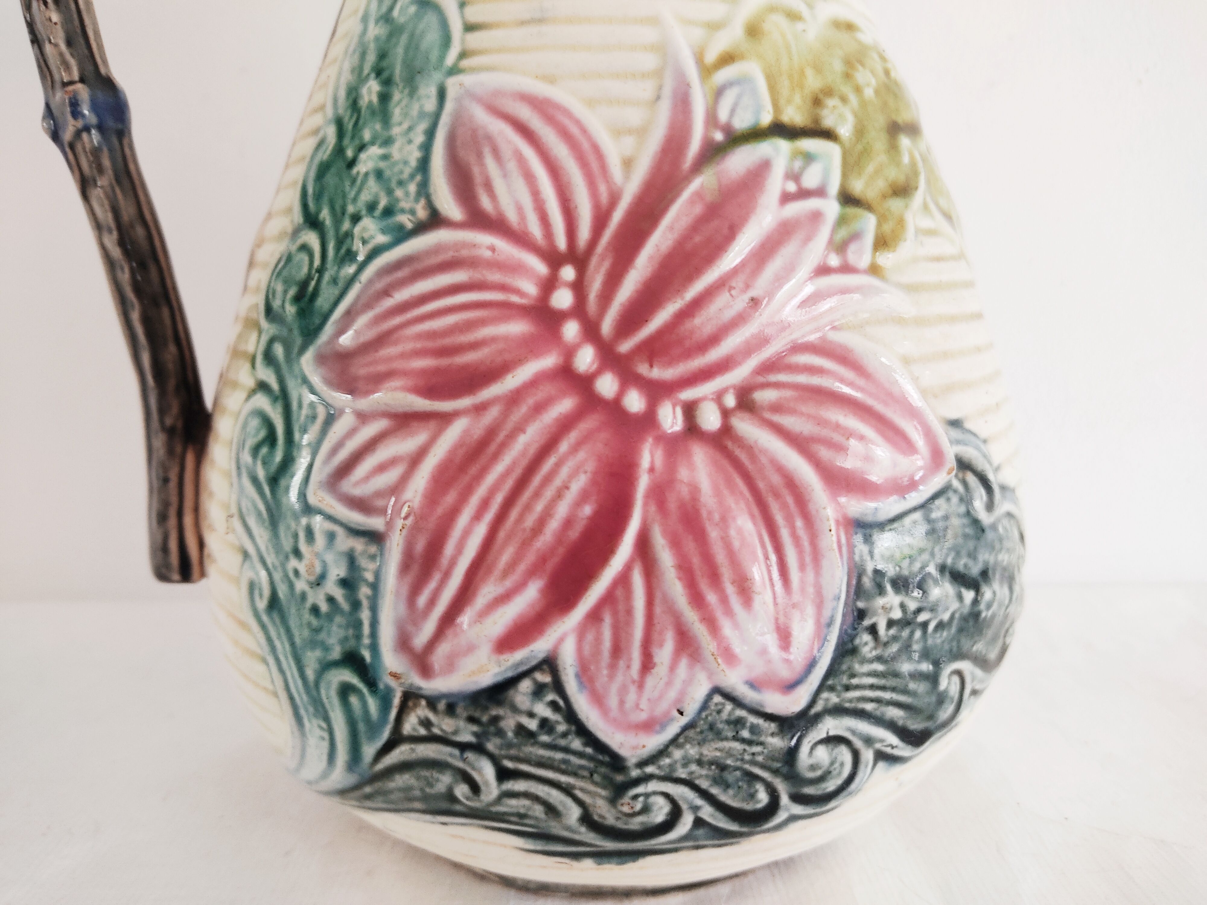 Pitcher dabbling around 1900