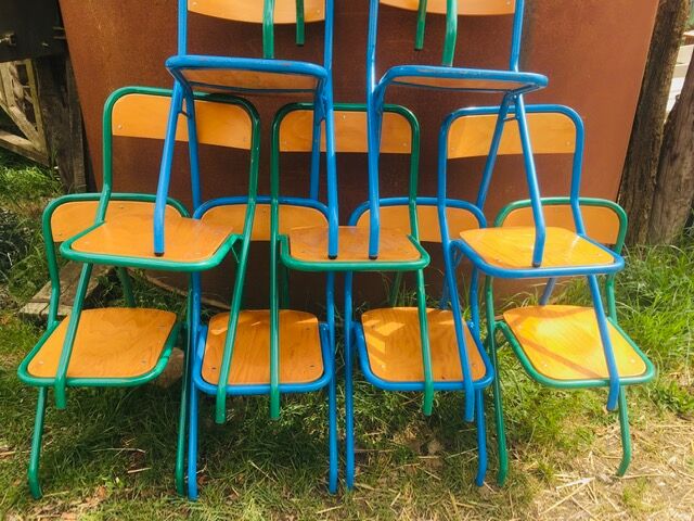 Lot de 10 chaises écoles des années '70, 5 bleus et 5 vert