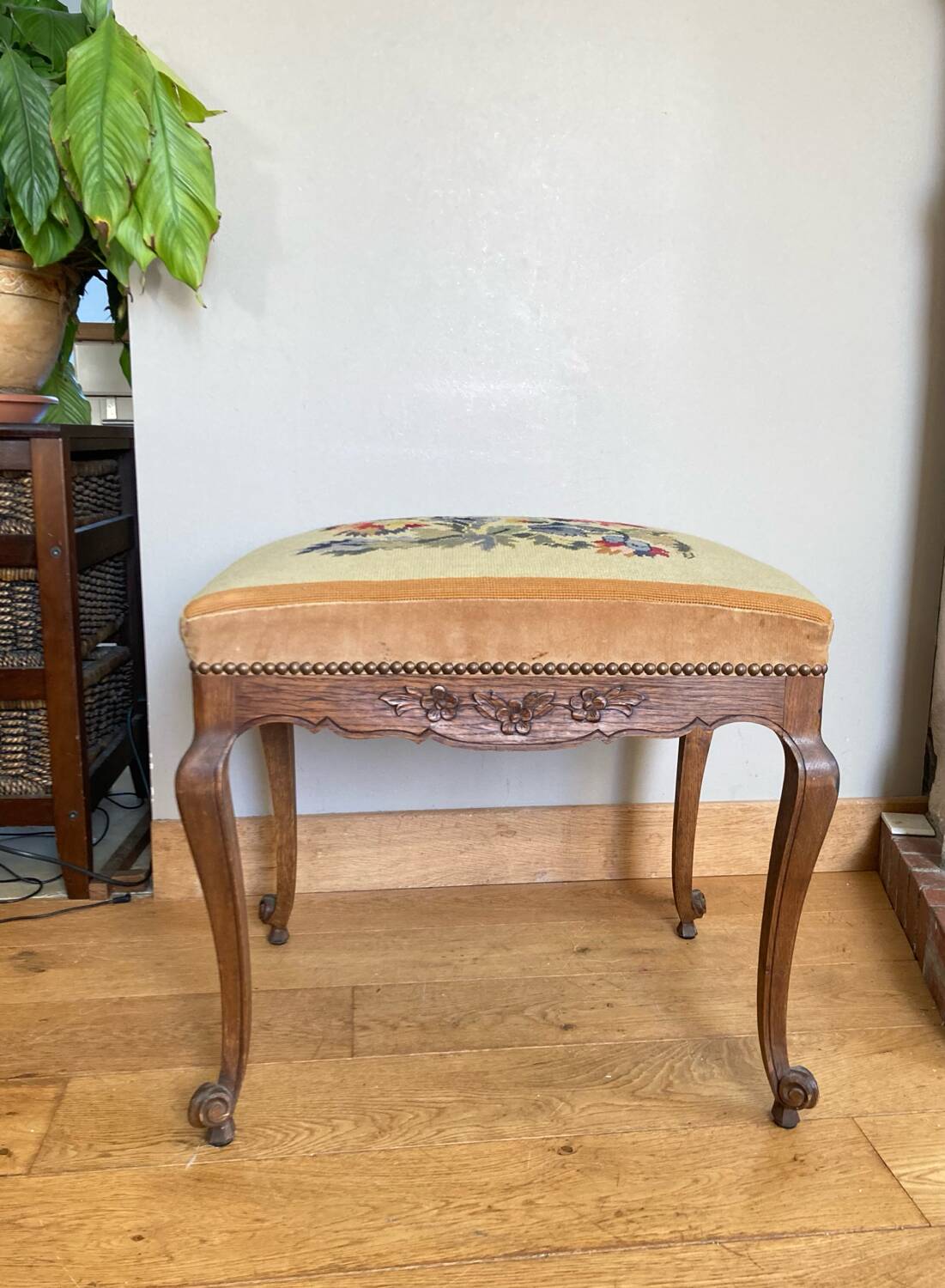 19th century Regency footrest with floral bouquet tapestry made with cross stitch