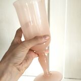 Vase en opaline rose