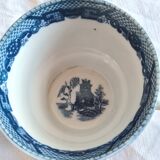 Lot 2 cups