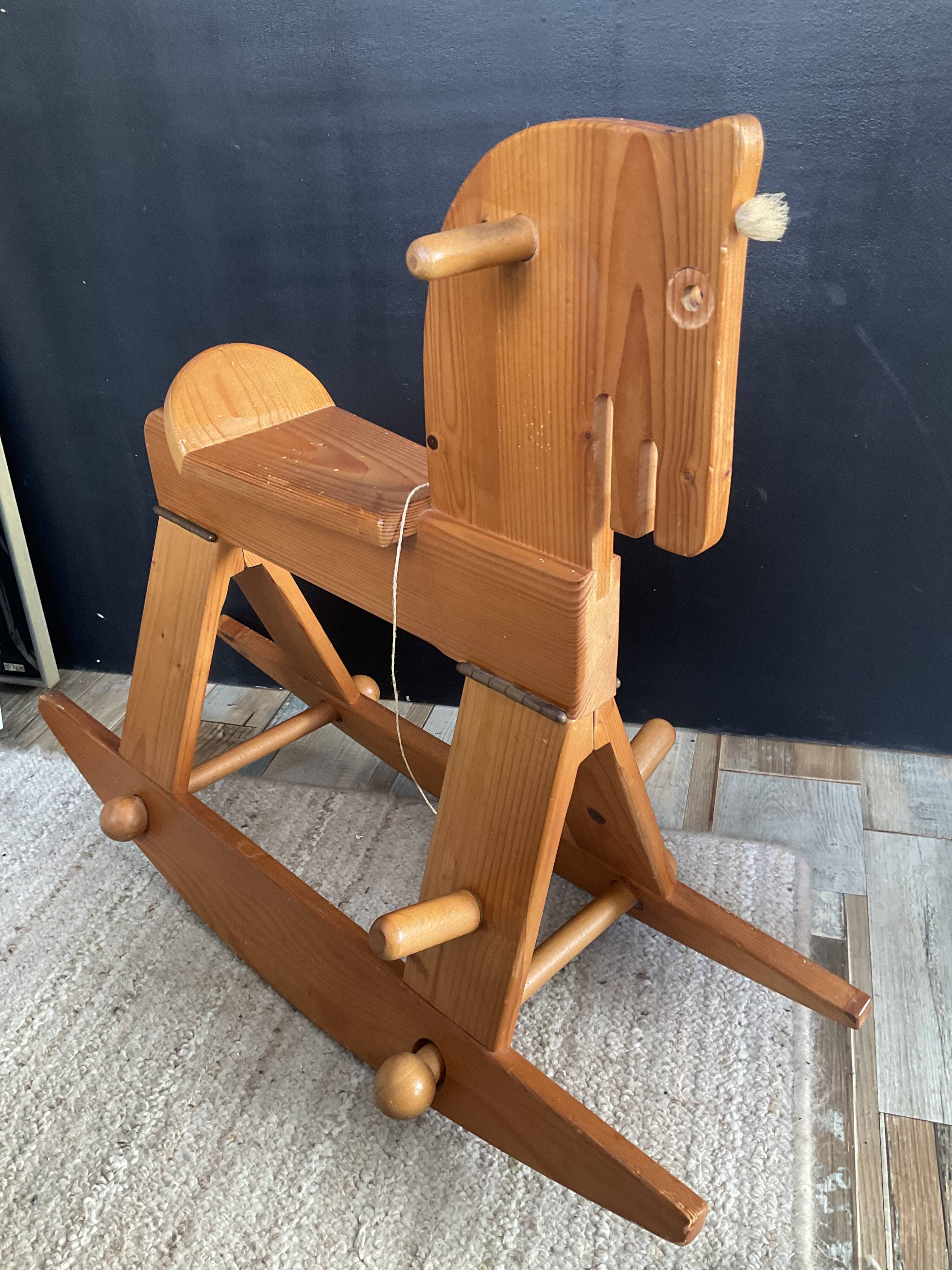 Cheval à bascule vintage en pin massif