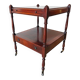 Table d'appoint en if par Bradley England