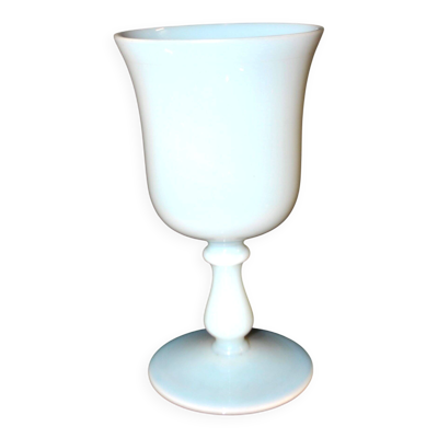 Verre à pied ancien en opaline blanche, gobelet calice