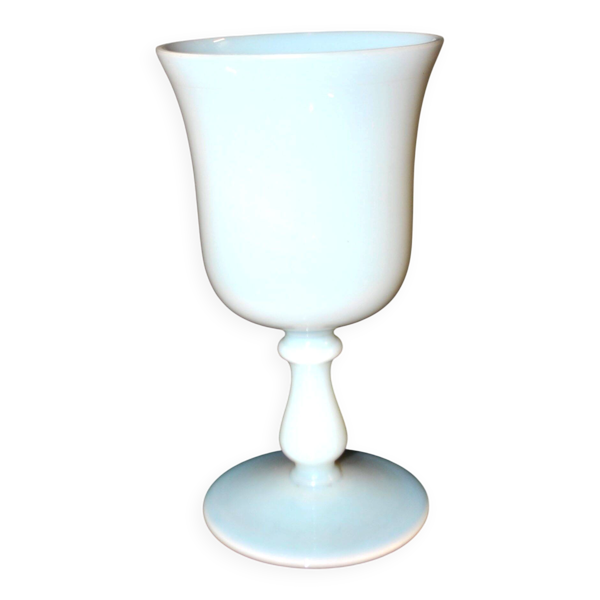 Verre à pied ancien en opaline blanche, gobelet calice