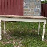 Farmhouse table with drawer