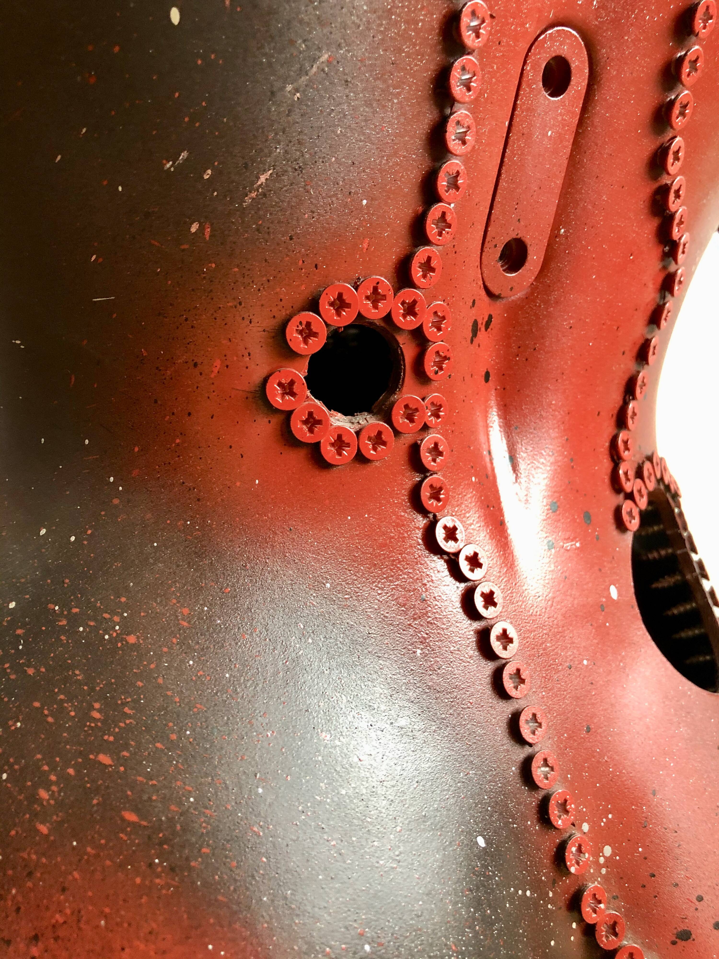 Red bust parquet lamp