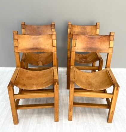 4 chaises en orme massif et cuir, Maison Regain années 70